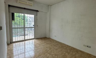 Excelente tres ambientes de categoría en venta