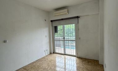 Excelente tres ambientes de categoría en venta