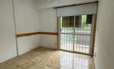 Excelente tres ambientes de categoría en venta