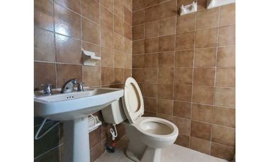 SE ARRIENDA CASA BARRIO LOS CORTIJOS USO RESIDENCIAL - COMERCIAL