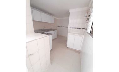 SE ARRIENDA CASA BARRIO LOS CORTIJOS USO RESIDENCIAL - COMERCIAL