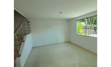 SE ARRIENDA CASA BARRIO LOS CORTIJOS USO RESIDENCIAL - COMERCIAL