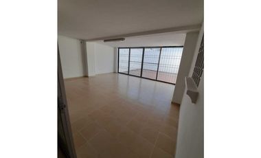 SE ARRIENDA CASA BARRIO LOS CORTIJOS USO RESIDENCIAL - COMERCIAL