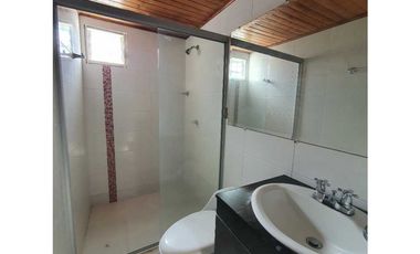 SE ARRIENDA CASA BARRIO LOS CORTIJOS USO RESIDENCIAL - COMERCIAL