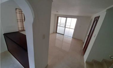 SE ARRIENDA CASA BARRIO LOS CORTIJOS USO RESIDENCIAL - COMERCIAL