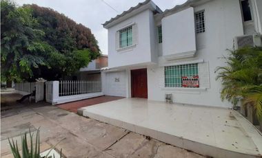 SE ARRIENDA CASA BARRIO LOS CORTIJOS USO RESIDENCIAL - COMERCIAL