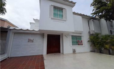 SE ARRIENDA CASA BARRIO LOS CORTIJOS USO RESIDENCIAL - COMERCIAL