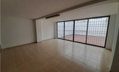 SE ARRIENDA CASA BARRIO LOS CORTIJOS USO RESIDENCIAL - COMERCIAL