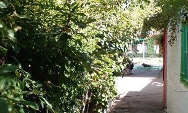 LATORRE PROP. VENDE CASA DE 3 AMBIENTES C/ LOCAL Y DUPLEX AL FONDO -