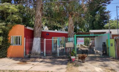 LATORRE PROP. VENDE CASA DE 3 AMBIENTES C/ LOCAL Y DUPLEX AL FONDO -