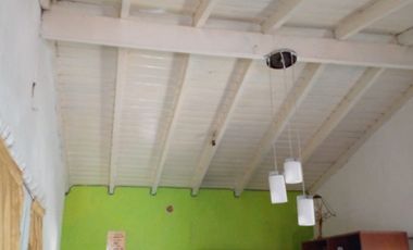 LATORRE PROP. VENDE CASA DE 3 AMBIENTES C/ LOCAL Y DUPLEX AL FONDO -