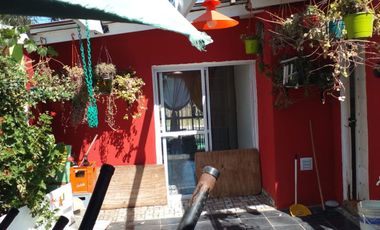 LATORRE PROP. VENDE CASA DE 3 AMBIENTES C/ LOCAL Y DUPLEX AL FONDO -