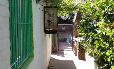 LATORRE PROP. VENDE CASA DE 3 AMBIENTES C/ LOCAL Y DUPLEX AL FONDO -