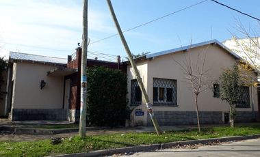 Casa en venta en Quilmes Este