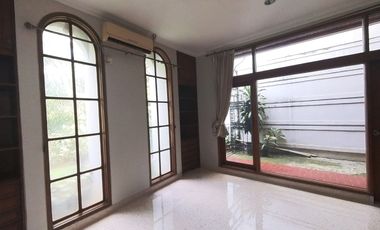 Rumah Jl Sekolah Duta, Pondok Indah, Jakarta Selatan