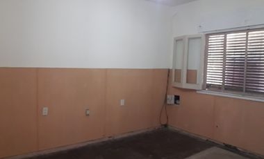 Casa con Departamento en venta en Quilmes Norte
