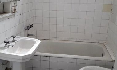 Casa con Departamento en venta en Quilmes Norte