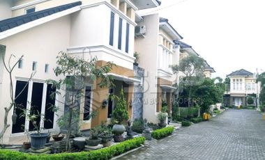 Rumah Dijual Jogja Mewah Cantik Minimalis 2lt dlm Perum Condongcatur