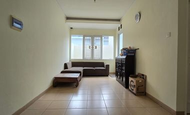RUMAH 2 LANTAI DI SEVILLA BSD, Dekat ke stasiun Rawa Buntu