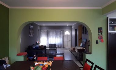 VENTA - TAPIALES - CASA 7 AMB - COD 875