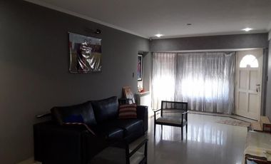 VENTA - TAPIALES - CASA 7 AMB - COD 875