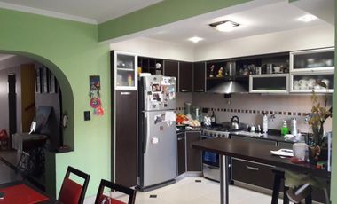 VENTA - TAPIALES - CASA 7 AMB - COD 875