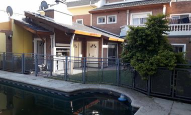 VENTA - TAPIALES - CASA 7 AMB - COD 875