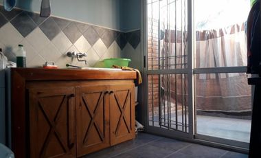 VENTA - TAPIALES - CASA 7 AMB - COD 875