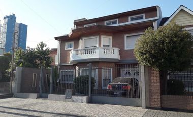VENTA - TAPIALES - CASA 7 AMB - COD 875