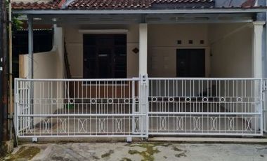 Disewakan Rumah Regensi Melati Mas Tangerang Selatan 4 kamar Tidur Murah