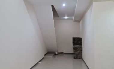 Disewakan Rumah Regensi Melati Mas Tangerang Selatan 4 kamar Tidur Murah