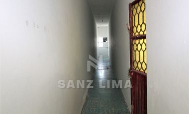 CENTRO: PROPIEDAD COMERCIAL PARA FARMACIA FERRETERÍA  O NEGOCIO DE COMIDA.