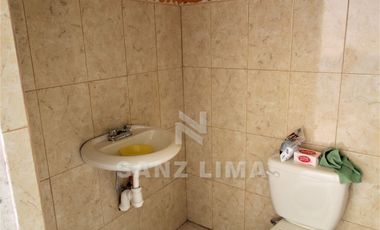 CENTRO: PROPIEDAD COMERCIAL PARA FARMACIA FERRETERÍA  O NEGOCIO DE COMIDA.