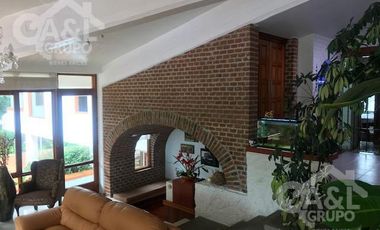 Casa en venta un piso con Alberca Cancha de Tenis  Fraccionamiento Residencial Coapexpan