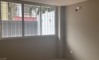 Alquiler hermoso departamento en planta baja 3 dormitorios 3 baños - Kennedy Norte por la ganga (J Luna)