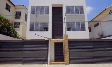 Alquiler hermoso departamento en planta baja 3 dormitorios 3 baños - Kennedy Norte por la ganga (J Luna)