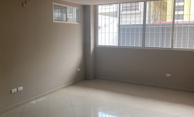 Alquiler hermoso departamento en planta baja 3 dormitorios 3 baños - Kennedy Norte por la ganga (J Luna)