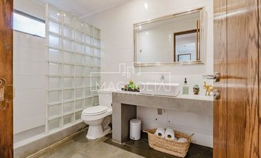 Casa en venta de 5 dorm. en Lo Barnechea