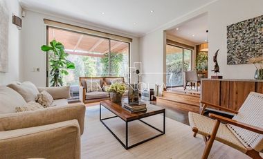 Casa en venta de 5 dorm. en Lo Barnechea