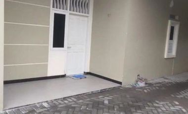 Rumah Kutisari STRATEGIS hadap timur