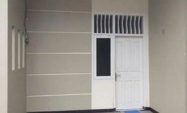 Rumah Kutisari STRATEGIS hadap timur