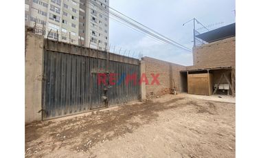 Se vende terreno Comercial - Industrial en SMP, a pocos metros del cruce de Av Panamericana norte con Trapiche

Caracteristicas:

Área terreno: 1,