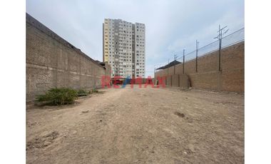 Se vende terreno Comercial - Industrial en SMP, a pocos metros del cruce de Av Panamericana norte con Trapiche

Caracteristicas:

Área terreno: 1,
