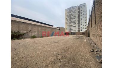 Se vende terreno Comercial - Industrial en SMP, a pocos metros del cruce de Av Panamericana norte con Trapiche

Caracteristicas:

Área terreno: 1,