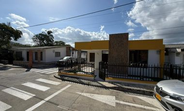 casa en arriendo en loma de oro. Cod A27936