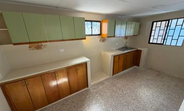 casa en arriendo en loma de oro. Cod A27936