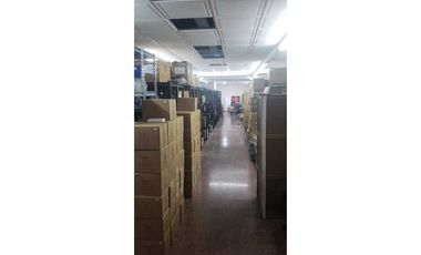 Se alquila Local en Supercentro Los Pueblos de 369 mts $6500