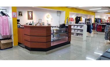 Se alquila Local en Supercentro Los Pueblos de 369 mts $6500