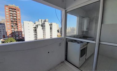 Amplisimo ambiente único, cocina y baño completo balcon lavadero