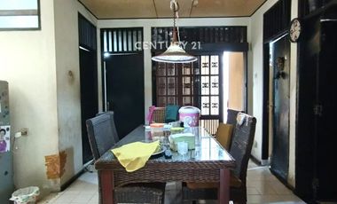 Rumah Vintage Di Sektor 2 Bintaro 9440